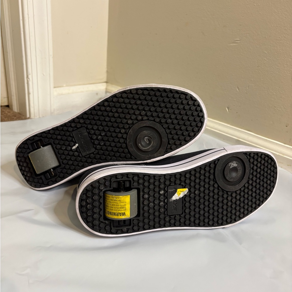 Heely’s Black Pro Canvas Skate Roller Shoes Size 7 - Picture 6 of 7